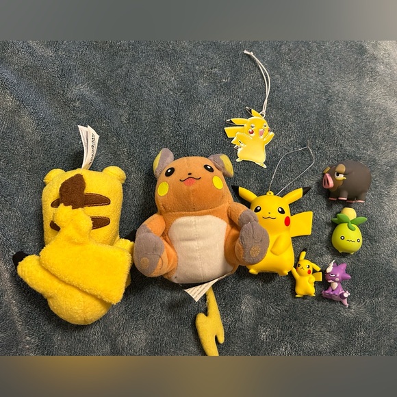 POKEMON STUFFIE ACTION FIGURE BUNDLE - Picture 1 of 11